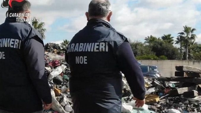 NAPOLI Carabinieri NOE